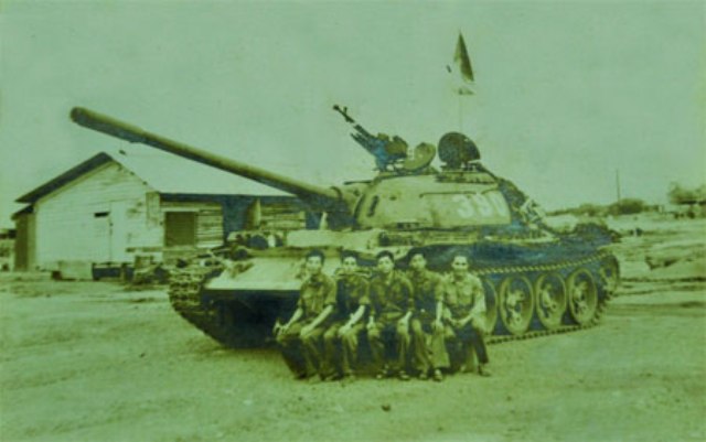 Xe tăng T59, số hiệu 390 (tham gia chiến đấu trong Chiến dịch Hồ Chí Minh, tiến vào Dinh Độc Lập vào trưa ngày 30/4/1975, hiện lưu giữ tại Bảo tàng Tăng thiết giáp).