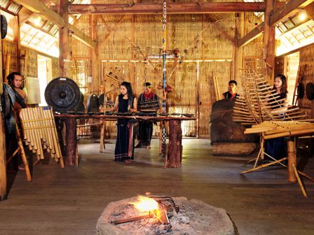 Không gian văn hóa cồng chiêng của đồng bào K’ho tại khu du lịch Đồi Mộng Mơ, TP Đà Lạt, Lâm Đồng