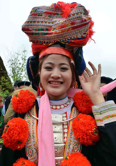Trang phục cô dâu dân tộc Dao đỏ