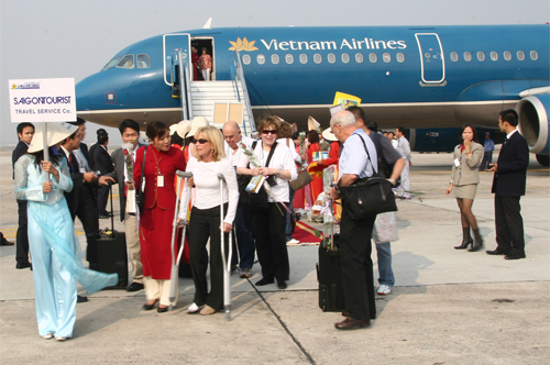 Ngành du lịch đặt mục tiêu năm 2014 sẽ thu hút khoảng 8 triệu lượt du khách quốc tế và 40 triệu lượt khách du lịch nội địa
