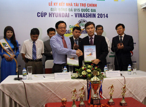 Lễ ký kết nhà tài trợ chính cho Giải bóng đá U15 quốc gia - Cup Hyundai Vinashin 2014