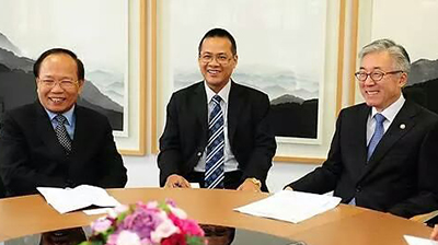 Bộ trưởng Hoàng Tuấn Anh và Bộ trưởng Kim Jong-Deok tại buổi hội đàm