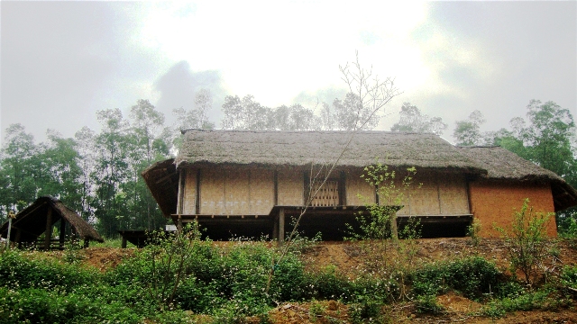 Ngôi nhà của người La Chí tại Làng Văn hóa - Du lịch các dân tộc Việt Nam  Ảnh: TTD