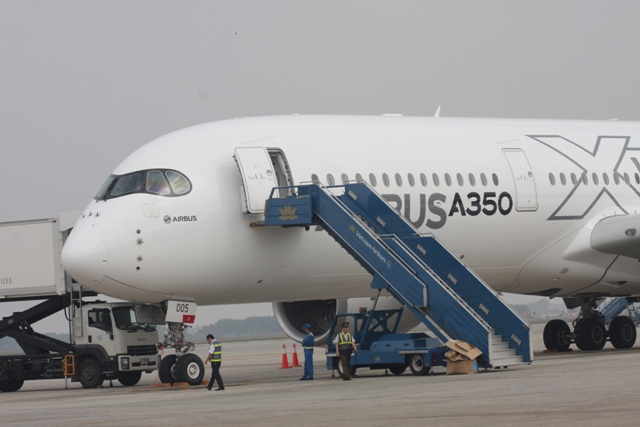 Máy bay Airbus A350