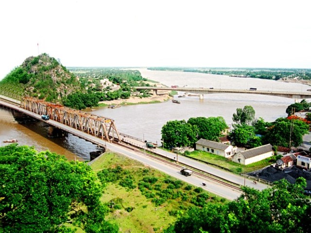 Cầu Hàm Rồng - cây cầu lịch sử. 