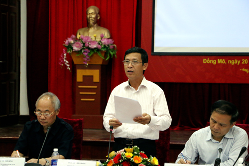 Ông Lâm Văn Khang phát biểu đề dẫn tại Hội nghị
