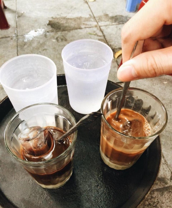 Cà phê đúng chuẩn kiểu Hà Nội ở cà phê Lâm 