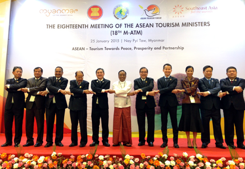 Diễn đàn Du lịch Đông Nam Á (ATF) 2015 với chủ đề “Du lịch ASEAN hướng tới hòa bình, thịnh vượng và hợp tác” tại Trung tâm Hội nghị Quốc tế Myanmar 2, thủ đô Nay Pyi Taw (Myanmar), tháng 1/2015