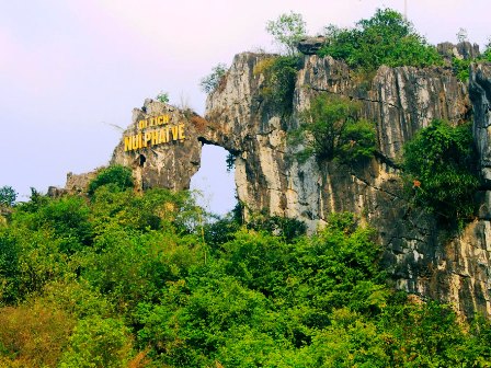 Di tích núi Phai Vệ