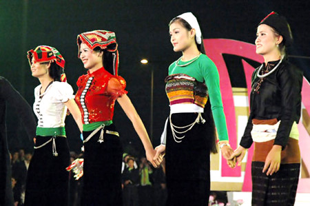 Trang phục truyền thống phụ nữ Thái