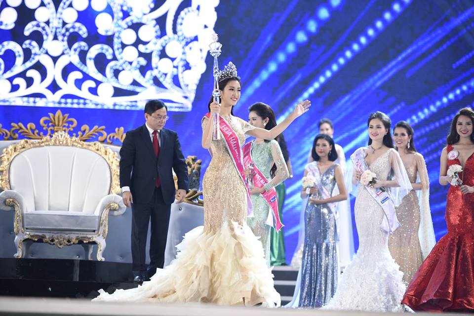Giây phút đăng quang ngôi vị Hoa hậu Việt Nam 2016 của Đỗ Mỹ Linh