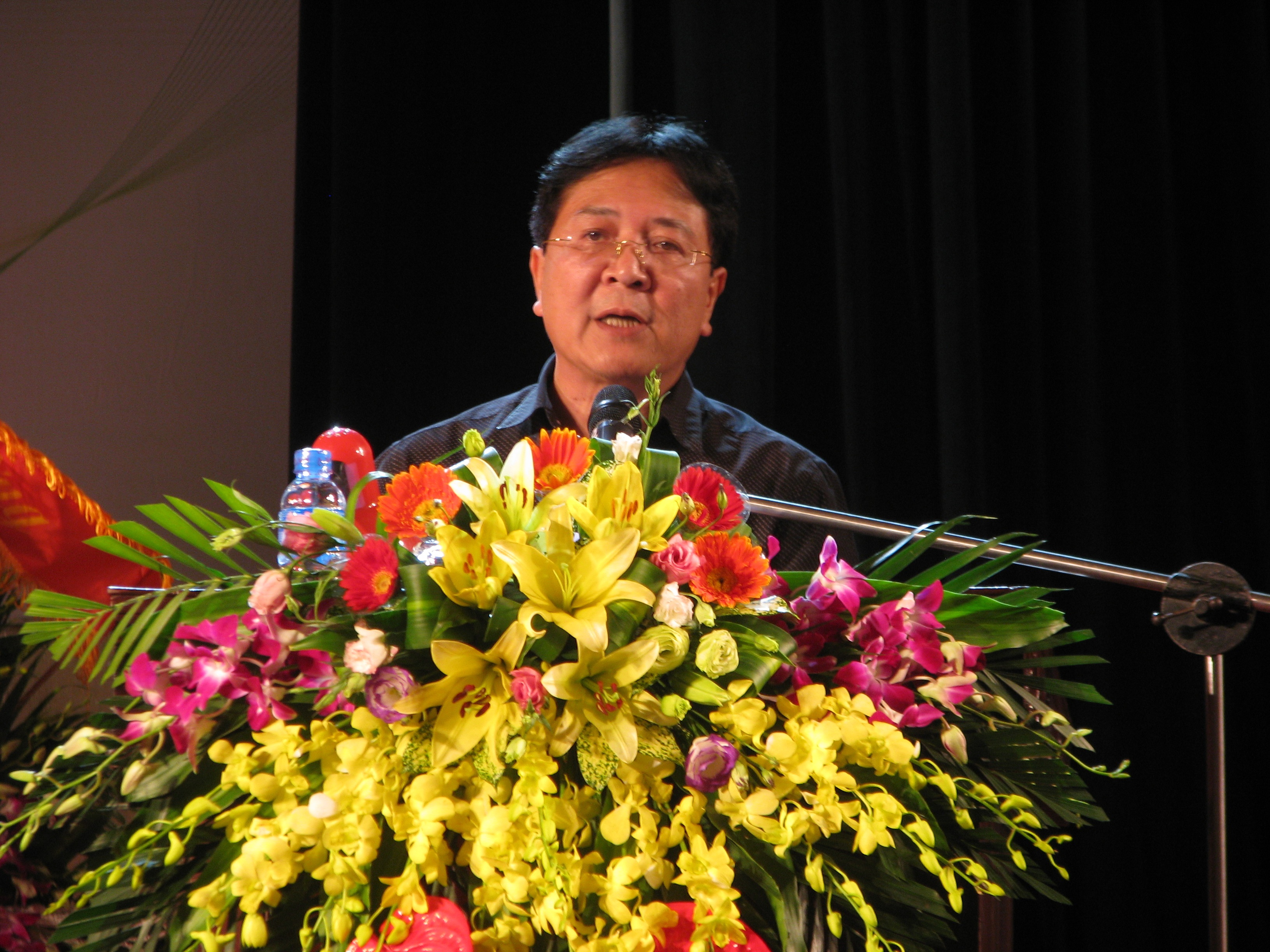  Thứ trưởng Bộ VHTTD Vương Duy Biên phát biểu tại lễ khai mạc.