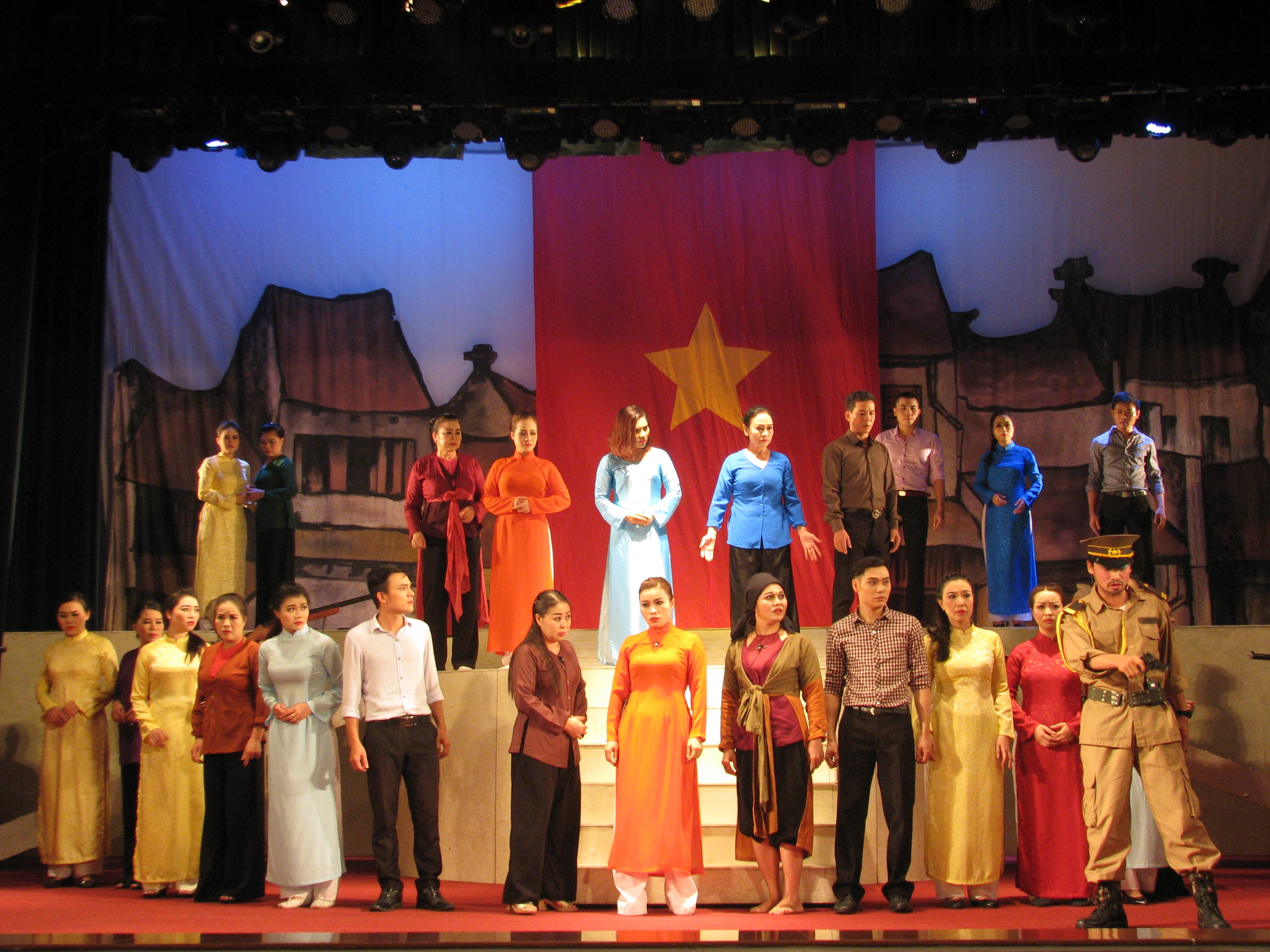 “Cánh chim trắng trong đêm” – một trong ba vở diễn tham gia Cuộc thi của Nhà hát Chèo Hà Nội. 