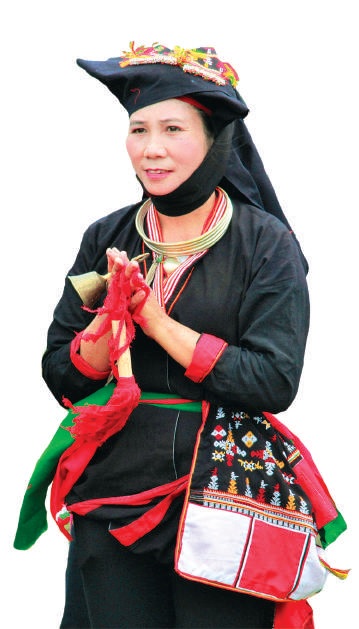 Phụ nữ Dao trong trang phục truyền thống
