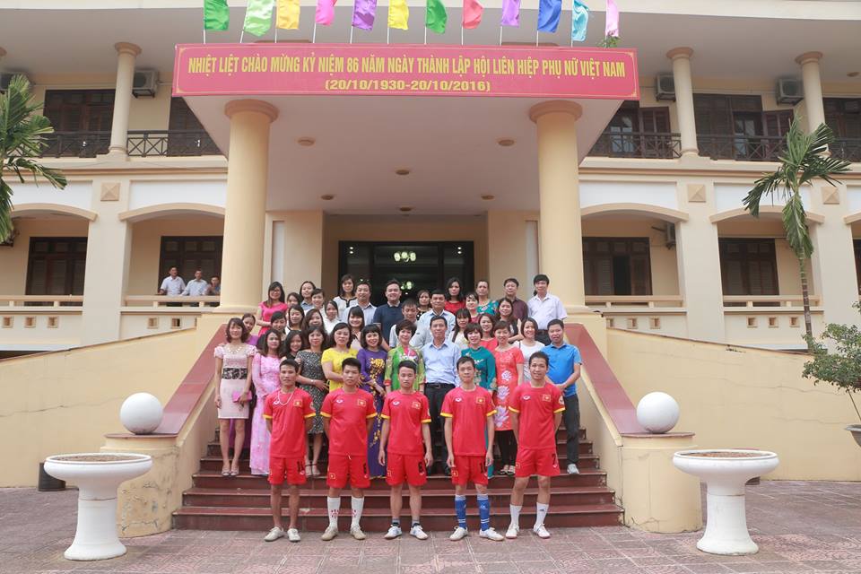 Tập thể công đoàn BQL Làng Văn hóa - Du lịch các Dân tộc Việt Nam