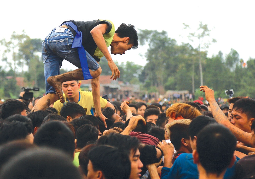 Hàng nghìn người dân tham gia cướp Phết tại Hội Phết Hiền Quan
