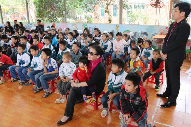 Danh ca Khánh Ly tại Trung tâm chữ bệnh giáo dục lao động xã hội số 2, thuộc xã Yên Bài, Bà Vì, Hà Nội. 