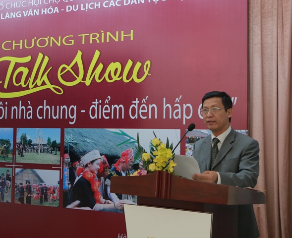 Ông Lâm Văn Khang - Quyền Trưởng ban BQL Làng Văn hóa - Du lịch các dân tộc Việt Nam