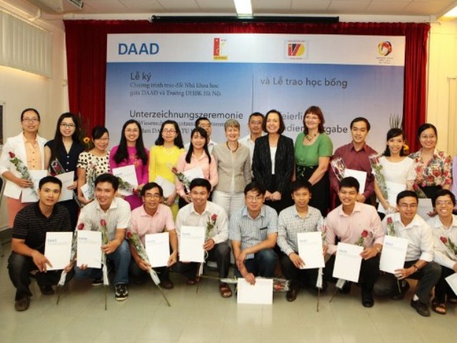 Trong khuôn khổ sự kiện, ngày 28/5, Đại sứ CHLB Đức tại Hà Nội Christian Berger và Tổng thư ký DAAD Dorothea Rüland sẽ trao quyết định học bổng cho các học viên Việt Nam trúng học bổng năm nay.