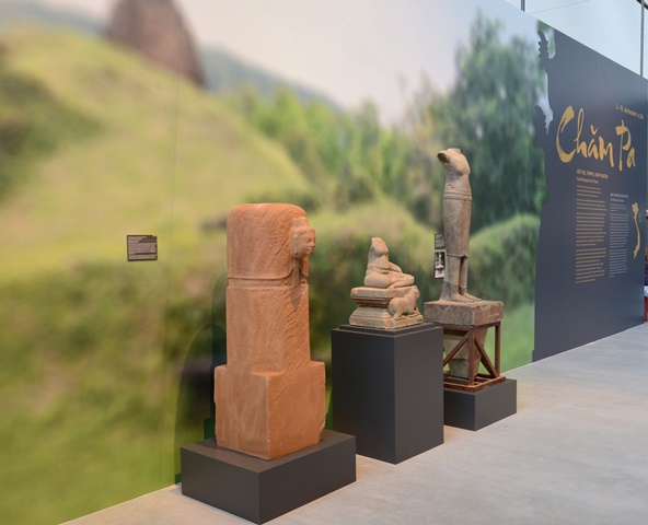 Phòng trưng bày các hiện vật tại khu di tích Mỹ Sơn