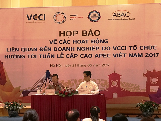Họp báo về thông tin về các hoạt động liên quan đến doanh nghiệp do VCCI tổ chức hướng tới tuần lễ cấp cao APEC 2017. 