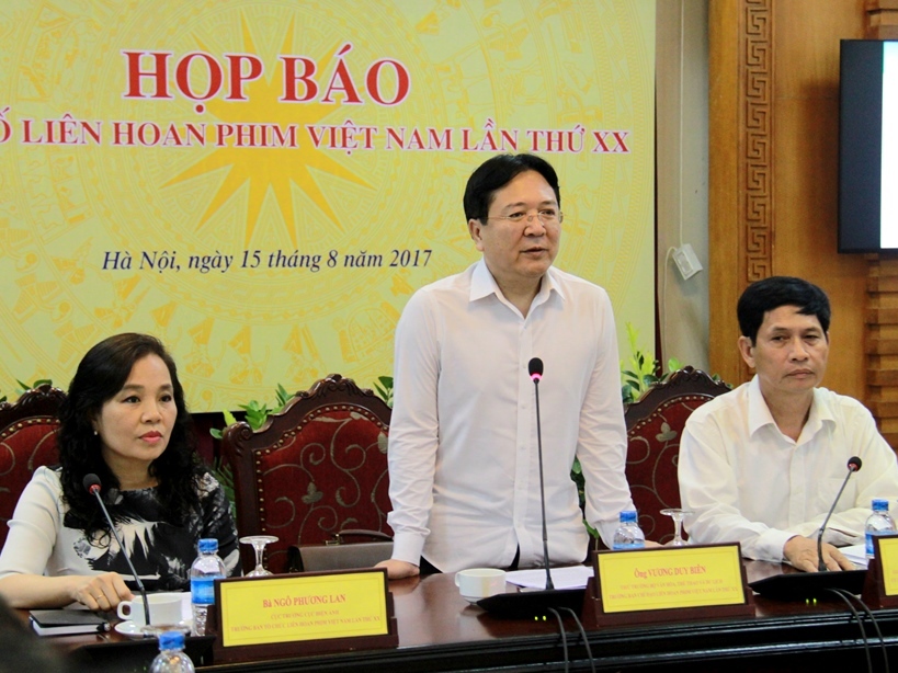 Thứ trưởng Bộ VHTTDL Vương Duy Biên phát biểu tại họp báo