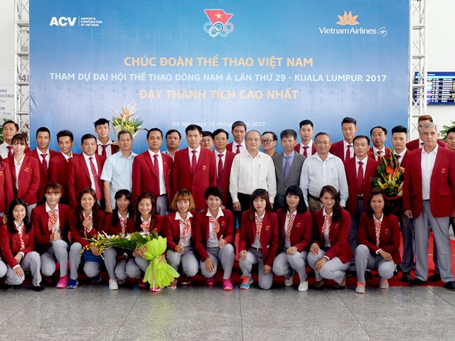 Lễ tiễn đoàn Thể thao Việt Nam tham dự SEA Games 29 tại tại Nhà ga T2, Cảng hàng không quốc tế Nội Bài nhằm cổ vũ tinh thần thi đấu tốt nhất cho Đoàn thể thao Việt Nam