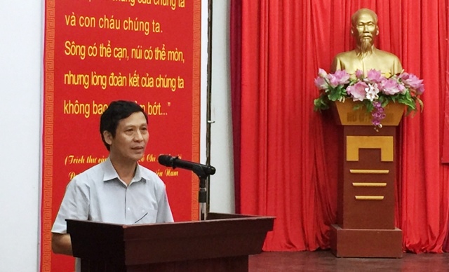 Đồng chí Lâm Văn Khang, Bí thư Đảng uỷ BQL Làng VHDL các DTVN, Quyền Trưởng ban phát biểu
            tại Hội nghị