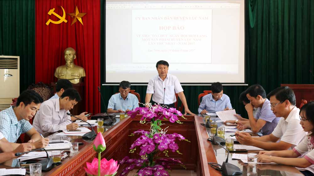 Họp báo về việc tổ chức “Ngày hội mỗi làng một sản phẩm huyện Lục Nam” lần thứ Nhất. 