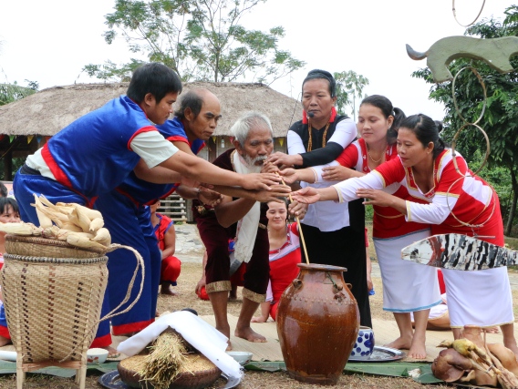 Nghi thứ trong Lễ ăn đầu lúa mới của người Raglai tại Làng Văn hóa - Du lịch các dân tộc Việt Nam