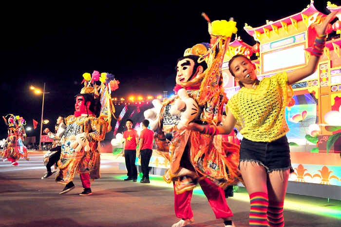 Năm du lịch quốc gia Hạ Long - Quảng Ninh 2018 mở màn đầy ấn tượng với Carnaval rực rỡ sắc màu 