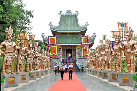 Tượng 18 vị vua Hùng tại Thành phố Pleiku, Gia Lai