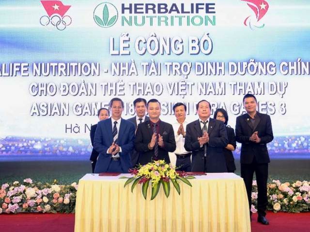 Đại diện Herbalife và VOC, VPC ký kết hợp tác tài trợ dinh dưỡng cho đoàn thể thao Việt Nam tham gia ASIAD và ASIAN PARA GAMES 2018.