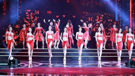Màn thi bikini “rực lửa”của các thí sinh HHVN 2018 trong đêm chung khảo vừa qua