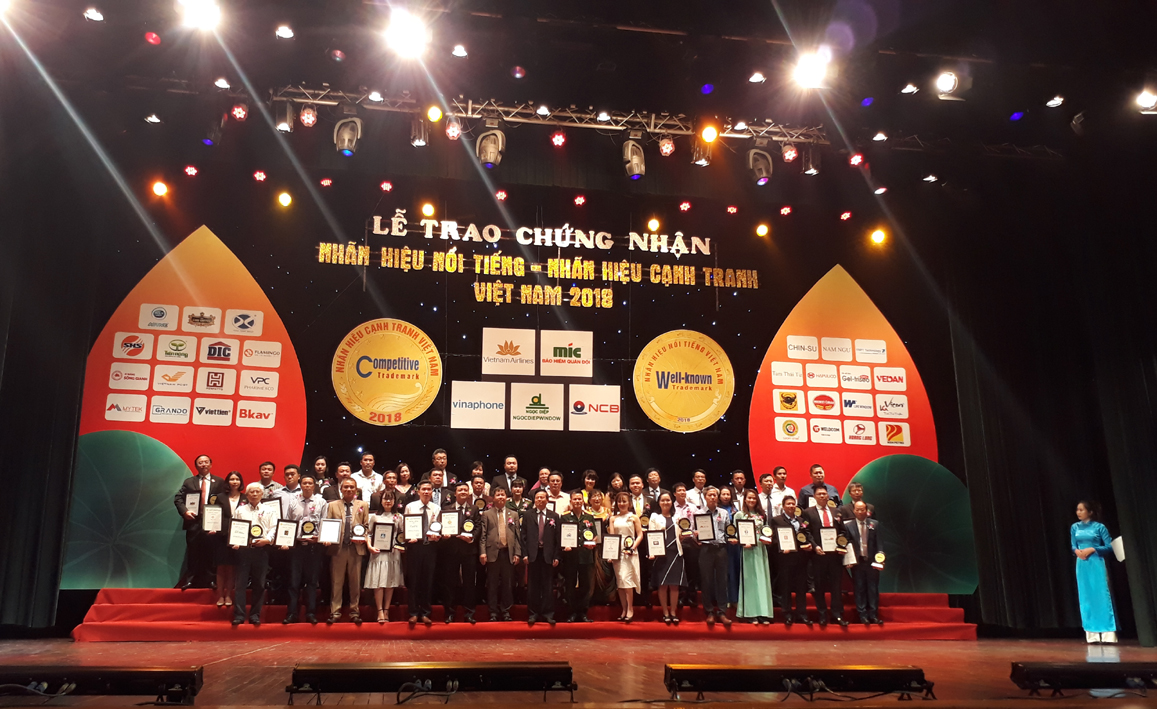 Lễ trao chứng nhận “Nhãn hiệu nổi tiếng, nhãn hiệu cạnh tranh Việt Nam”