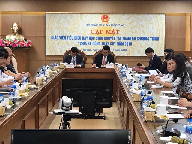 Buổi gặp mặt của Bộ giáo dục và đào tạo, Trung ương Hội Liên hiệp Thanh niên Việt Nam với 48 giáo viên tiêu biểu dạy trẻ khuyết tật trên toàn quốc.