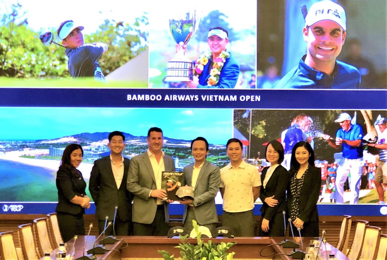 Ban lãnh đạo Tập đoàn FLC và Asian Tour chính thức bắt tay khởi động giải đấu Bamboo Airways Vietnam Open 2019.