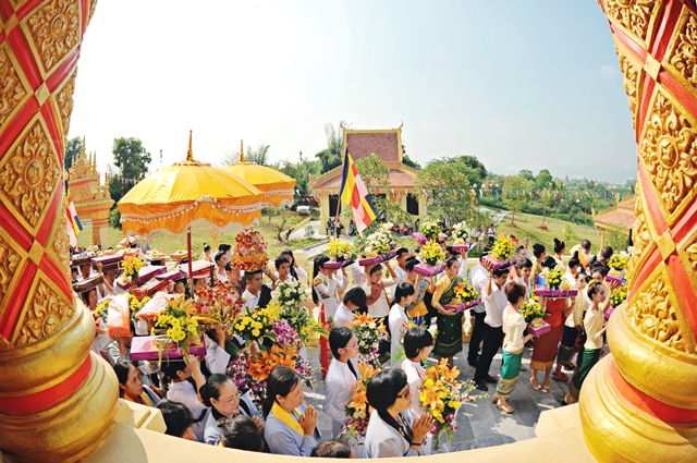 Lễ dâng y tại chùa Khơme                                                          