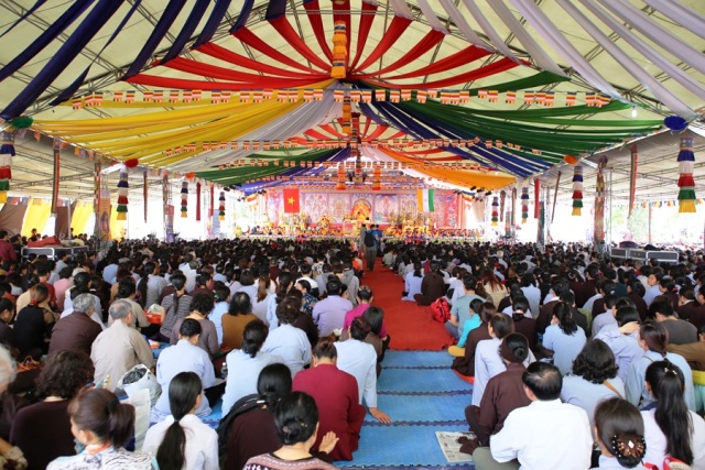 Hàng nghìn du khách Phật tử về Tây Thiên dự Pháp hội Quan Âm