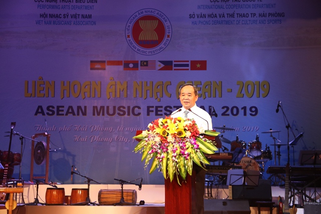 Ông Lê Khánh Hải - Thứ trưởng Bộ Văn hoá, Thể thao và Du lịch, Trưởng Ban chỉ đạo liên hoan phát biểu khai mạc