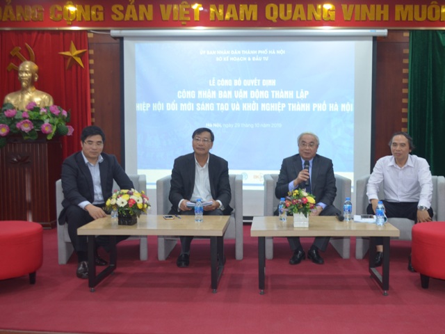 Lễ công bố quyết định công nhận Ban Vận động thành lập Hiệp hội đổi mới sáng tạo và khởi nghiệp thành phố Hà Nội.