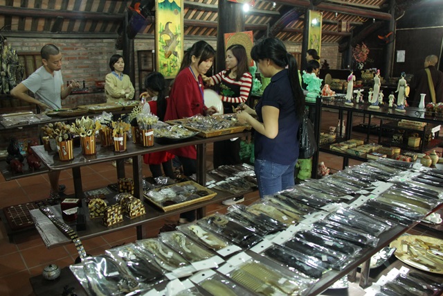 Sản phẩm sừng mỹ nghệ được bày bán, trưng bày tại nhiều thành phố lớn, góp phẩn quảng bá tài hoa người thợ làng Sừng                    