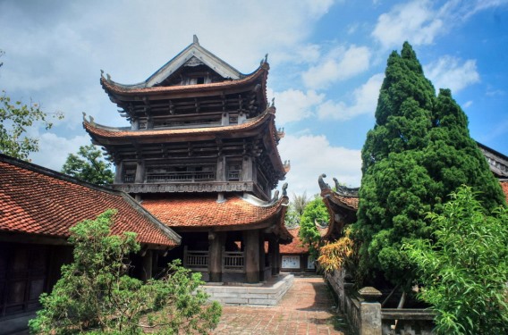 Gác chuông là công trình kiến trúc độc đáo của chùa Keo