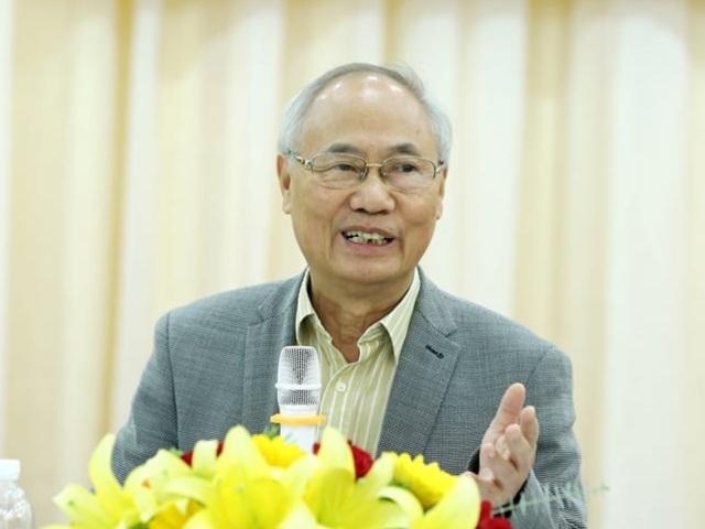 Ông Vũ Thế Bình - Phó Chủ tịch thường trực Hiệp hội Du lịch Việt Nam, Chủ tịch Hiệp hội Lữ hành Việt Nam phát biểu tại họp báo