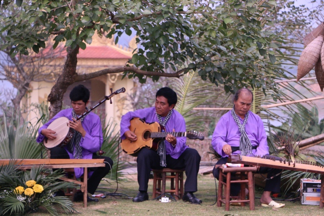 Các nghệ nhân chơi nhạc cụ đến từ xứ dừa Bến Tre
