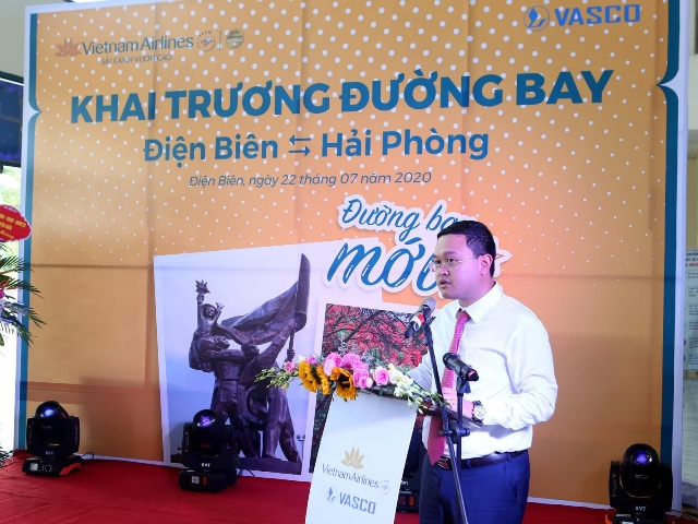  Ông Nguyễn Sỹ Thanh, Phó Giám đốc Chi nhánh Vietnam Airlines khu vực Miền Bắc, phát biểu trong lễ khai trương tại Điện Biên.