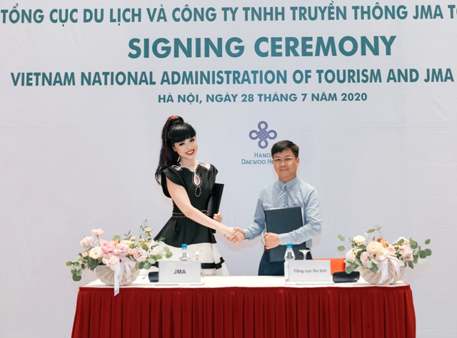  Tổng cục Du lịch và siêu mẫu quốc tế Jessica Minh Anh ký hợp tác quảng bá, xúc tiến du lịch 