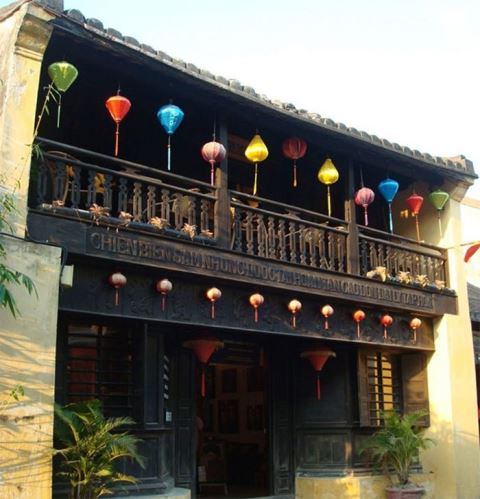 Nhà cổ Phùng Hưng với kiến trúc mặt tiền rộng rãi